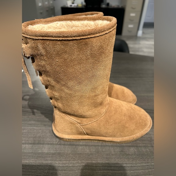 BearPaw Shoes - BEARPAW Women’s Suede Boots Size 8